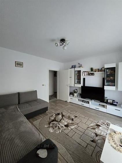 Apartament cu 2 camere decomandat în Avantgarden