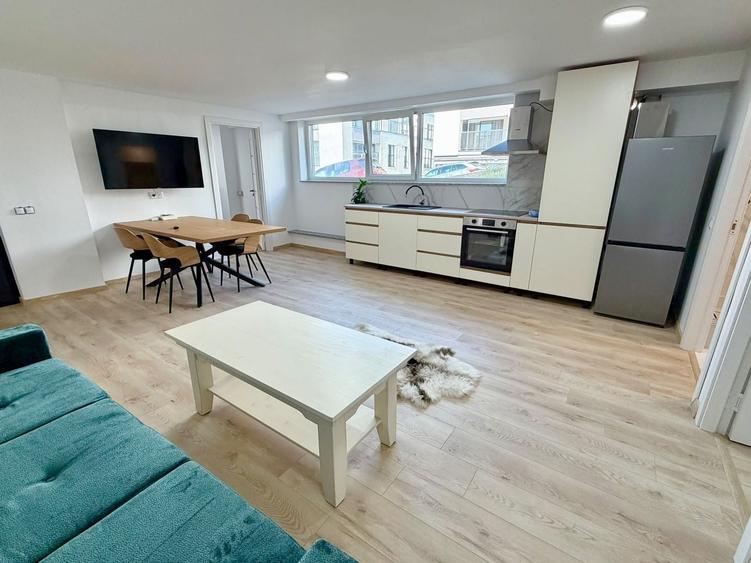 Apartament cu 3 camere decomandat, mobilat în Iris