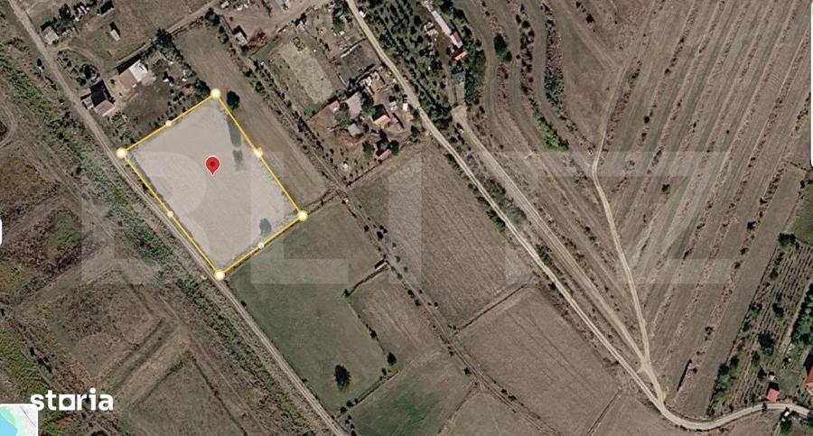 Teren de 4800 mp, în Central