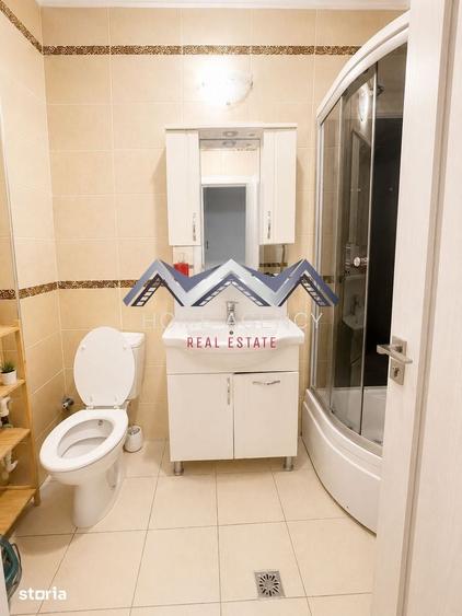 Apartament cu 3 camere, mobilat în Central