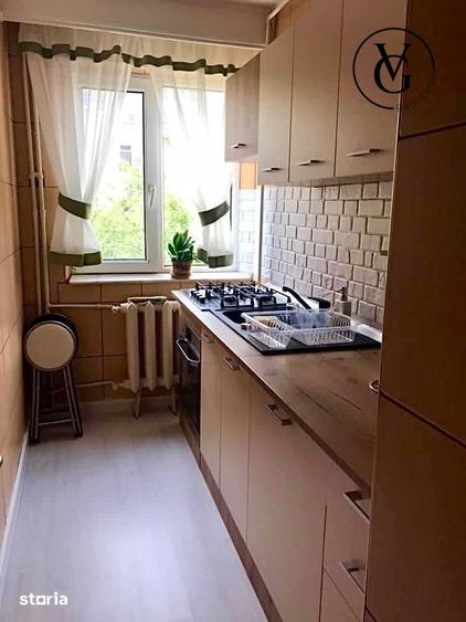 Apartament cu 3 camere semidecomandat, mobilat în Tomis Nord