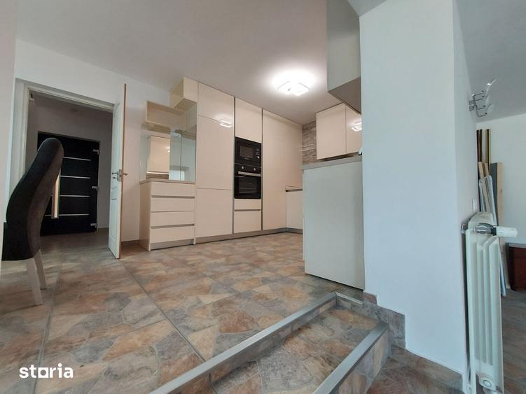 Casă cu 6 camere cu Teren 800 Mp în Simeria