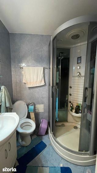 Apartament cu 4 camere decomandat în Valea Ialomiței