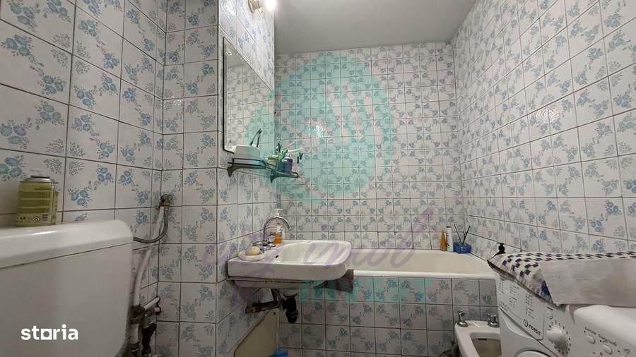Apartament cu 3 camere semidecomandat în Lacul Tei