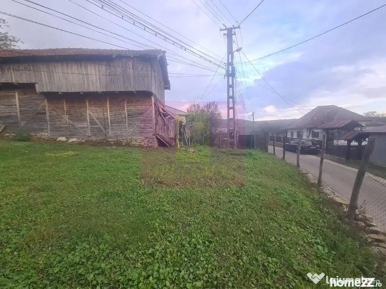 Casă cu 3 camere cu Teren 3410 Mp în Aluniș