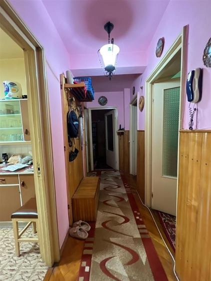 Apartament cu 3 camere decomandat în Decebal