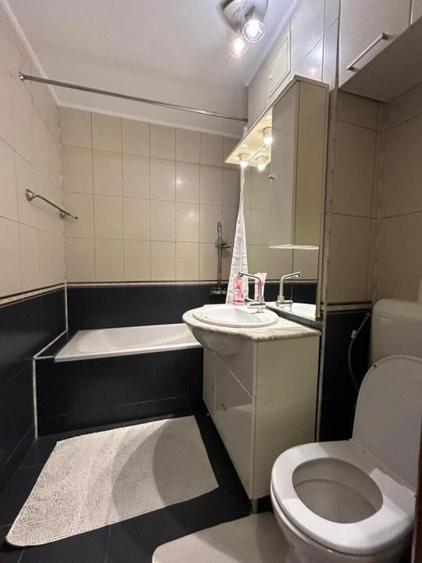 Apartament cu 3 camere în Drumul Taberei