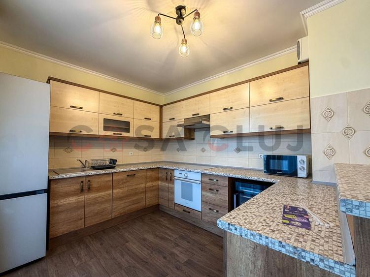 Apartament cu 3 camere semidecomandat, mobilat în Gheorgheni