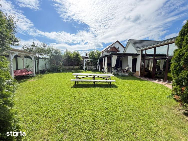 Casă cu 6 camere cu Teren 1700 Mp în Hemeiuș