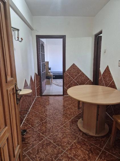 Garsonieră decomandată în Soarelui