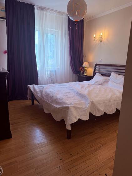 Casă cu 3 camere decomandat în Albești