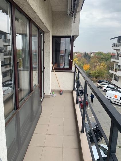 Apartament cu 2 camere semidecomandat, mobilat în Central