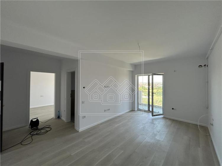 Apartament 2 camere la cheie + balcon, bloc nou, cu lift, etaj 1 - 2