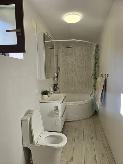 Casă individuală cu 3 camere cu Canalizare în Leș
