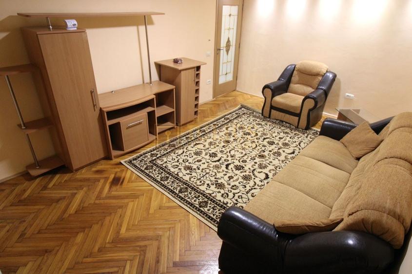 Apartament cu 3 camere, mobilat în Soarelui