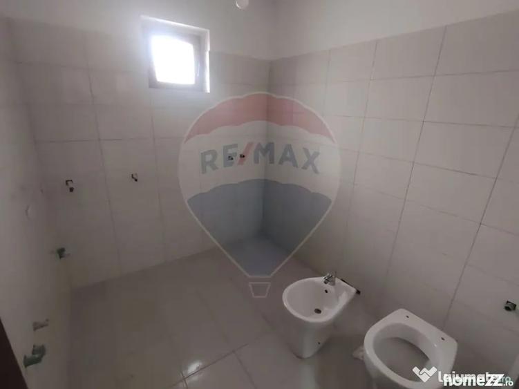 Casă cu 3 camere cu Teren 1326 Mp în Central