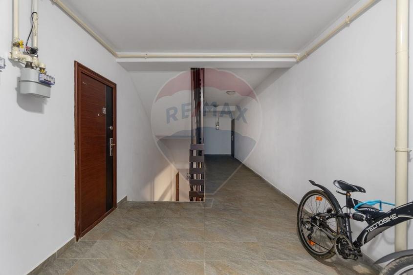 Apartament cu 2 camere semidecomandat în Sânpetru