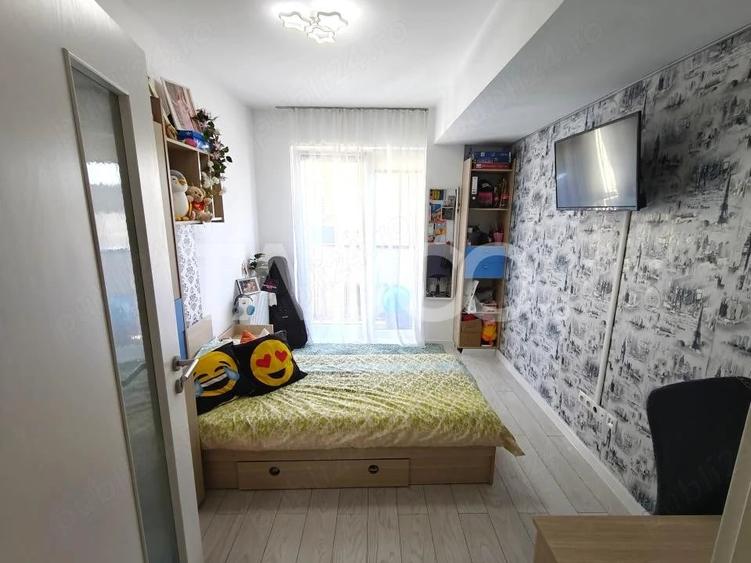 Apartament cu 3 camere decomandat în Turnișor