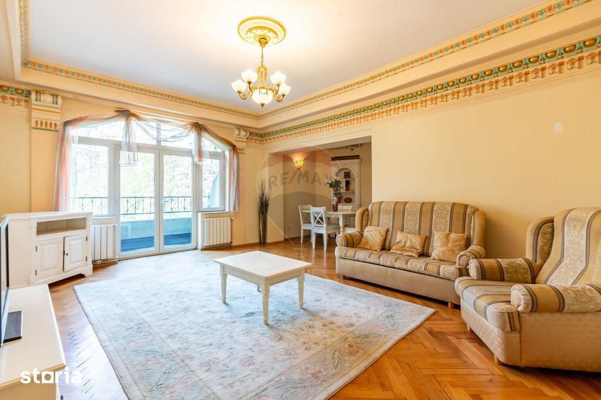 Apartament cu 4 camere, mobilat în Romană