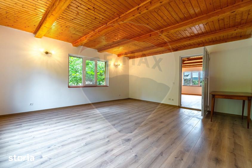 Casă cu 4 camere cu Teren 4874 Mp în Chiheru de Sus