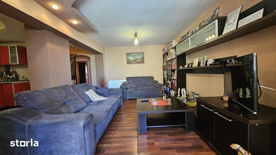 Apartament cu 3 camere decomandat în Găvana