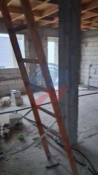 Casă cu 5 camere cu Canalizare în Pielești