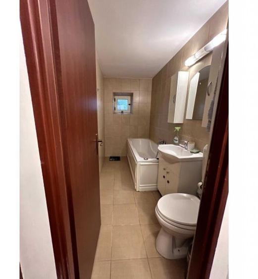Apartament cu 3 camere decomandat în Vitan