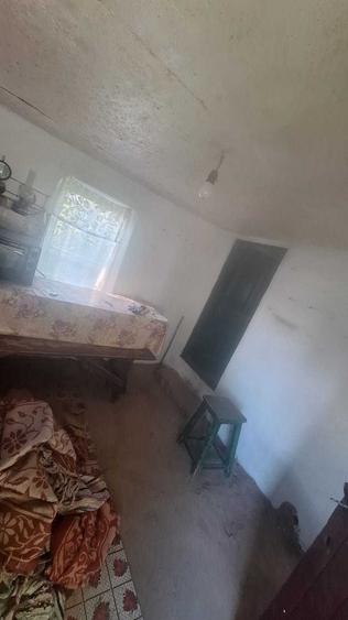 Casă cu 4 camere în Izvoru