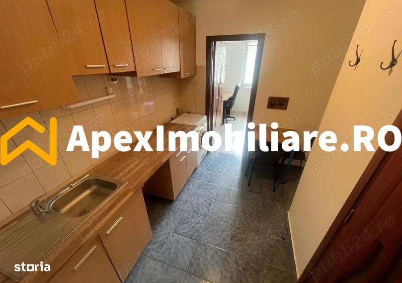Garsonieră semidecomandată în Jiului