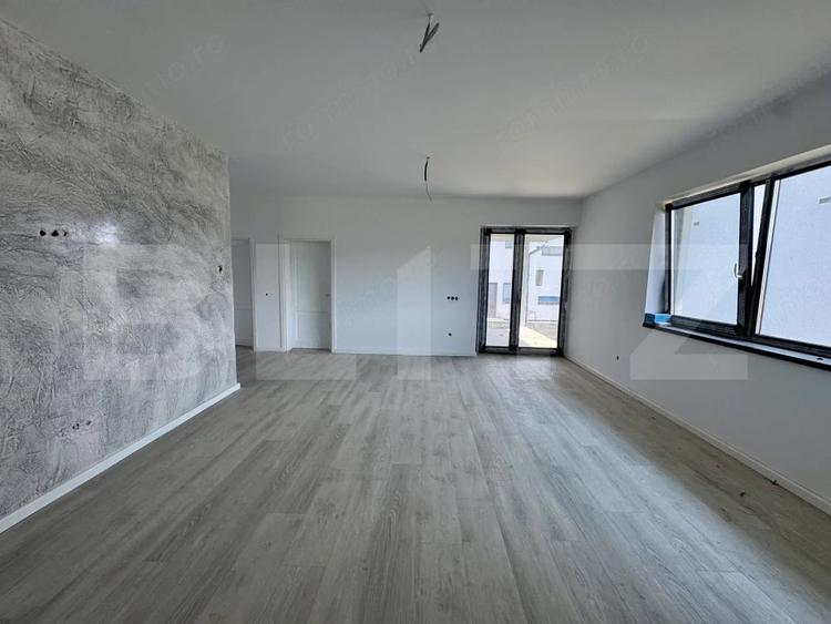 Casă cu Teren 528 Mp în Corunca