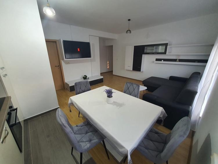 Apartament cu 3 camere, mobilat în Lipovei