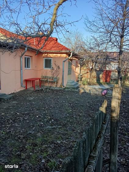 Casă cu 3 camere cu Teren 600 Mp în Pietroasele