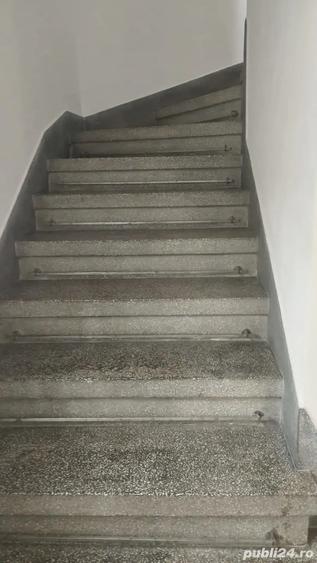 Casă cu 5 camere cu Teren 196 Mp în Central