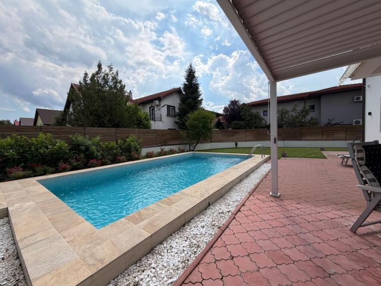 Casă individuală cu 7 camere cu Piscina în Iancu Nicolae
