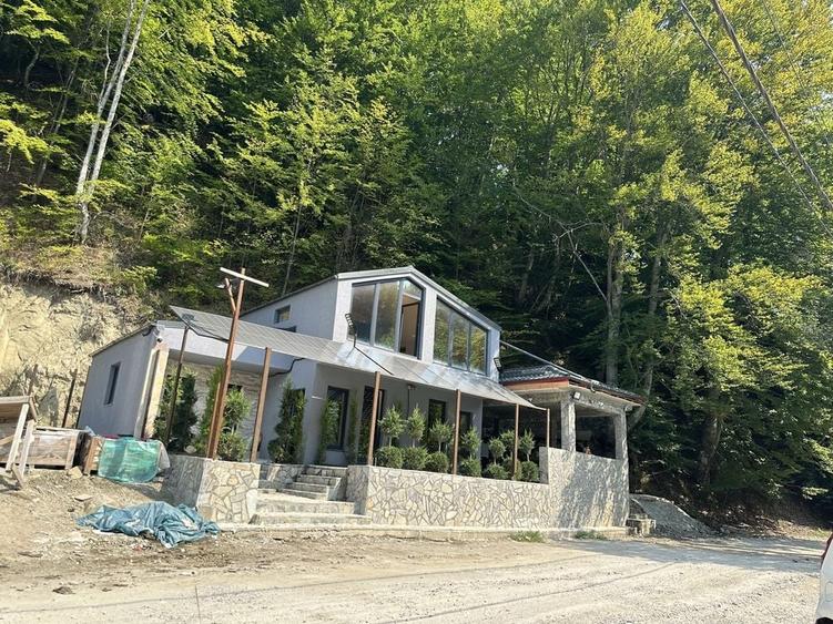 Casă cu 4 camere cu Teren 900 Mp în Runcu