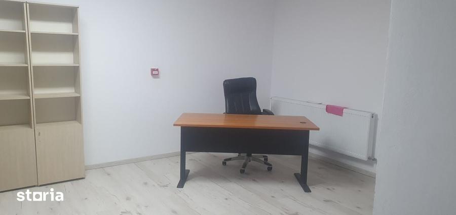 Spațiu comercial, de 267.4 mp, în Florești
