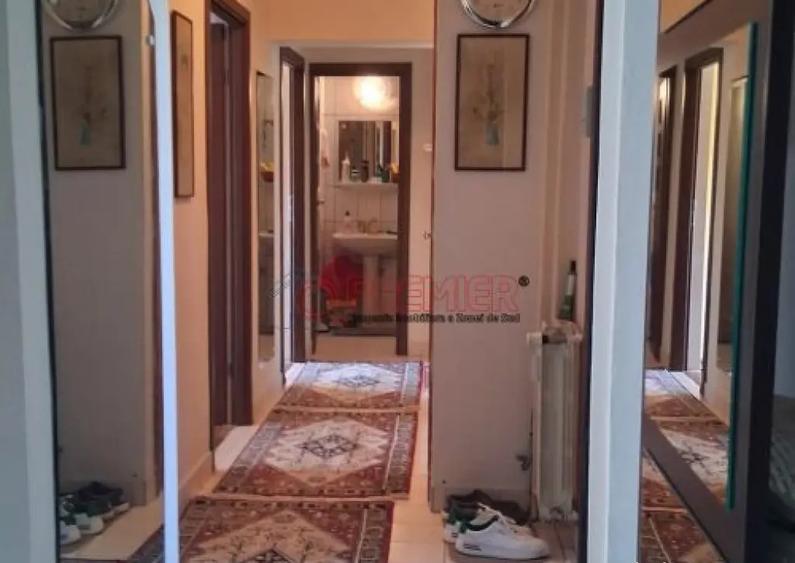 Apartament cu 4 camere decomandat în Octavian Goga