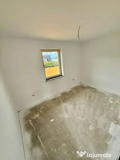 Casă cu 5 camere cu Teren 480 Mp în Horodnic