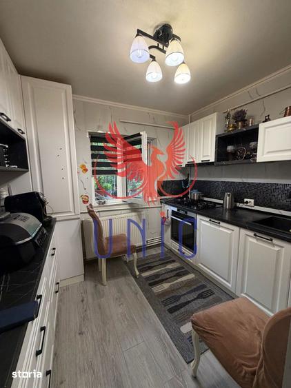 Apartament cu 3 camere decomandat, mobilat în Brestei