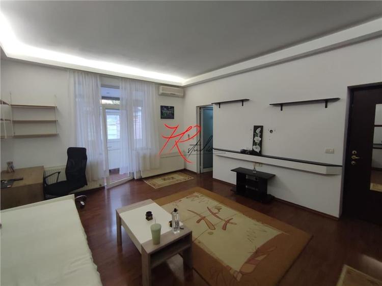 Casă cu 4 camere cu Teren 30 Mp în Universitate