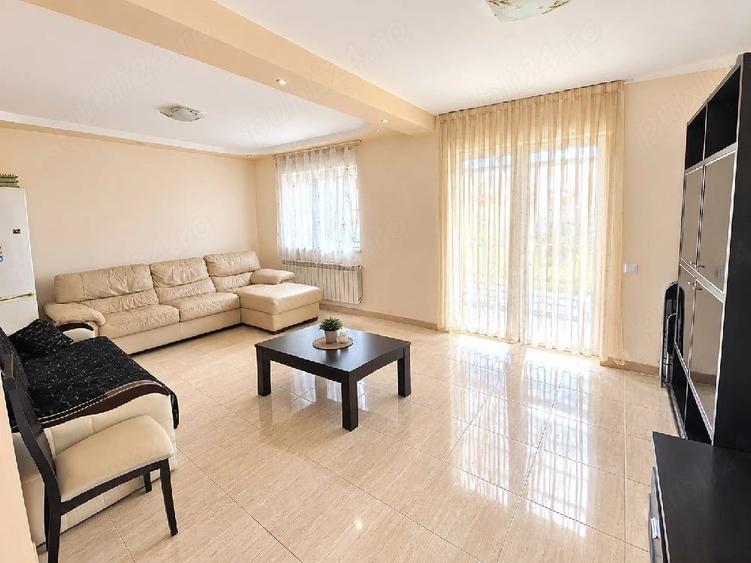 Casă cu Teren 240 Mp în Central