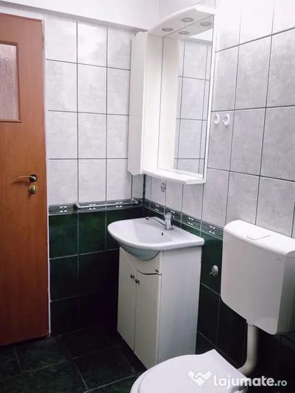 Apartament cu 3 camere decomandat în Nicolae Titulescu