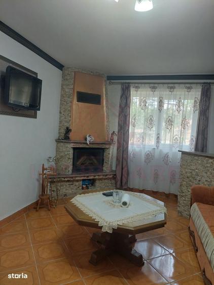 Casă cu 4 camere cu Teren 1100 Mp în Poiana