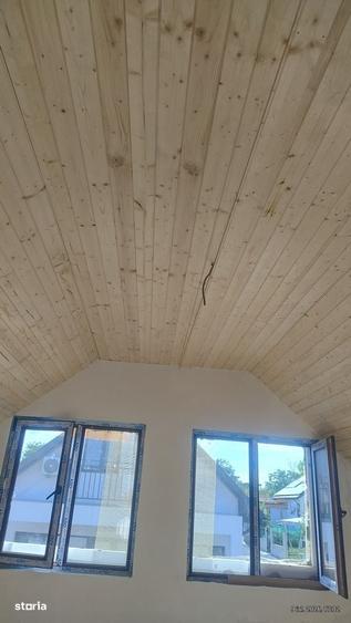 Casă cu 4 camere în Lumina