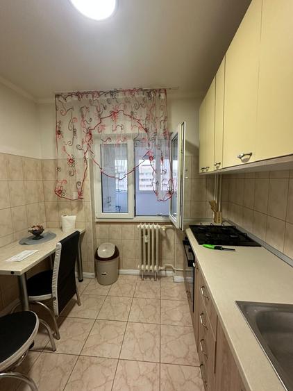 Apartament cu 3 camere decomandat, mobilat în Morarilor
