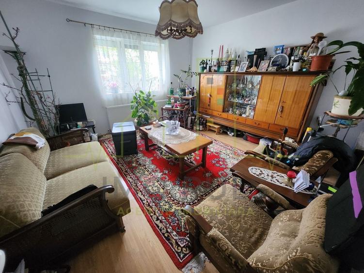 Casă individuală cu 5 camere cu Canalizare în Săcălaz