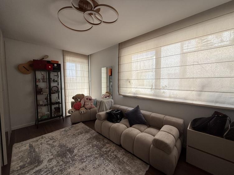 Apartament cu 4 camere decomandat, mobilat în Primăverii