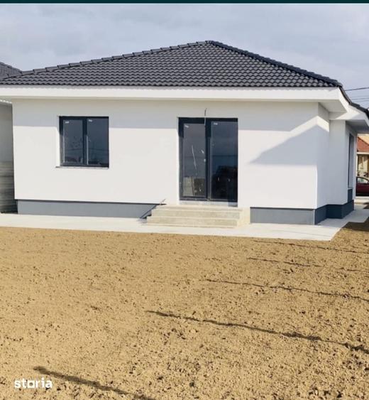 Casă cu 4 camere cu Teren 500 Mp în Central