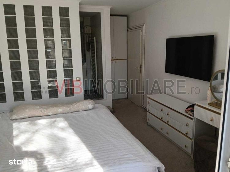 Apartament cu 4 camere semidecomandat, mobilat în Lipovei