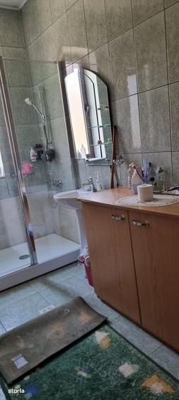 Casă cu 4 camere în Ultracentral